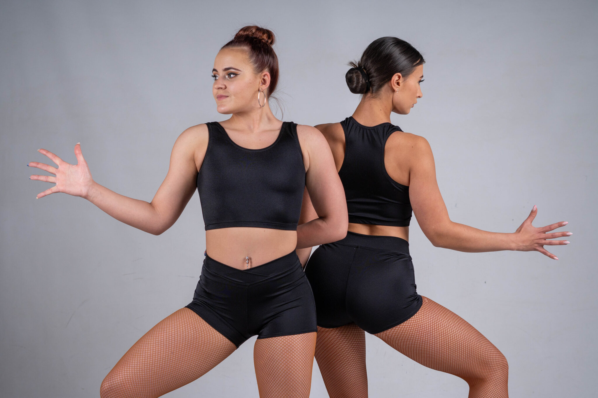 Broad racer back crop top with V-waist shorts
